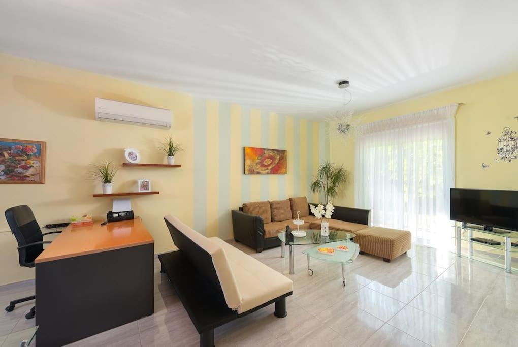 Greek Style Ground Floor Apartment & Pool Ιαλυσός Ρόδος Εξωτερικό φωτογραφία
